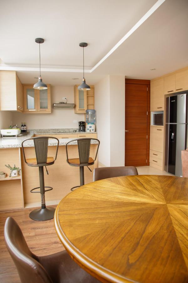 Wanderlot - Departamento Leganza - Penthouse Lujoso Apartment Riobamba Ngoại thất bức ảnh